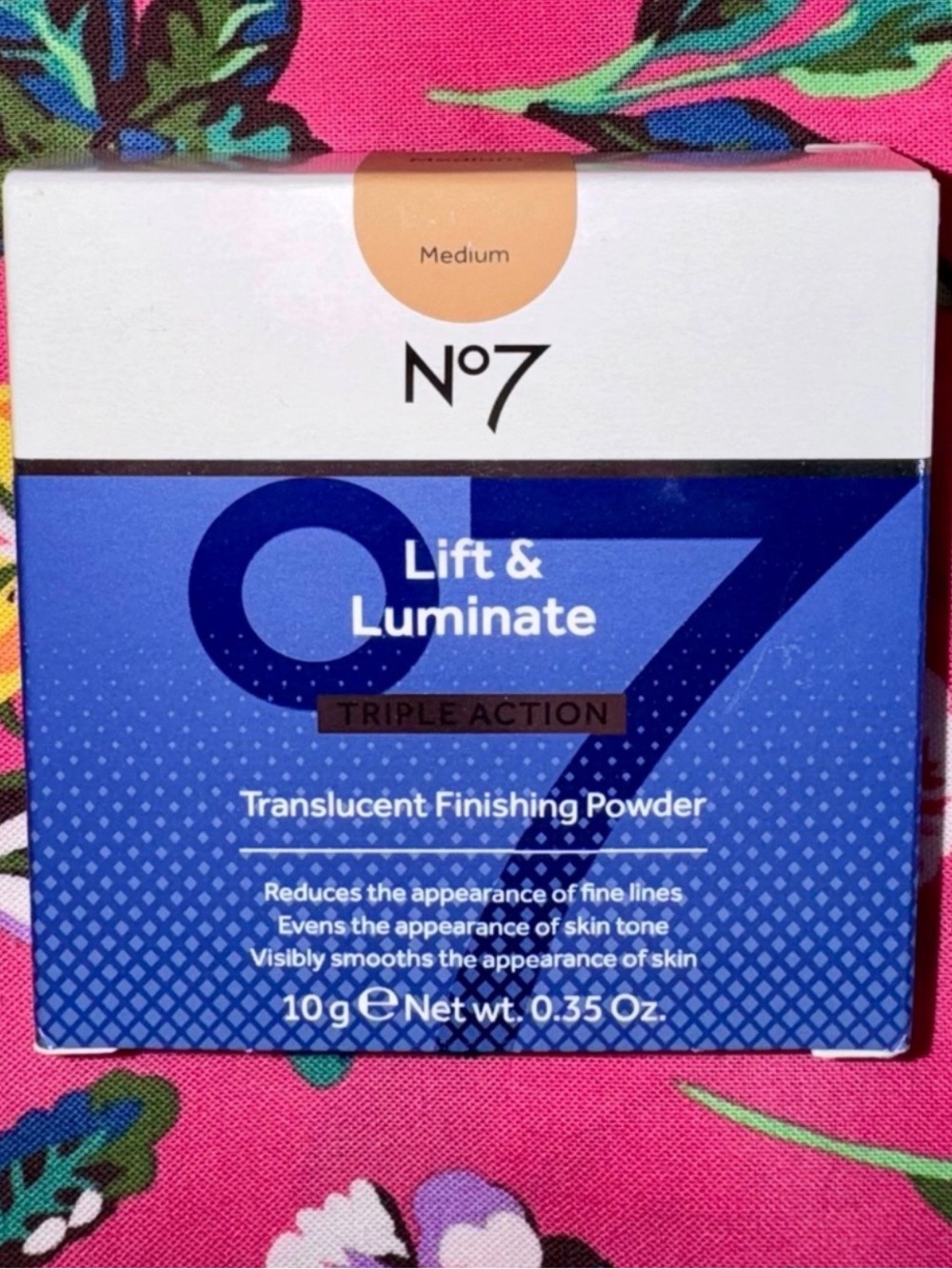 Lift & Luminate Translucent Finishing Powder - Medium (Cream)